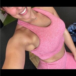 Alphalete aero sports bra pink